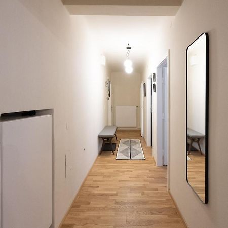 Chic 1-Bed Apt By Canal Walk To Historic Centre Wien Eksteriør billede