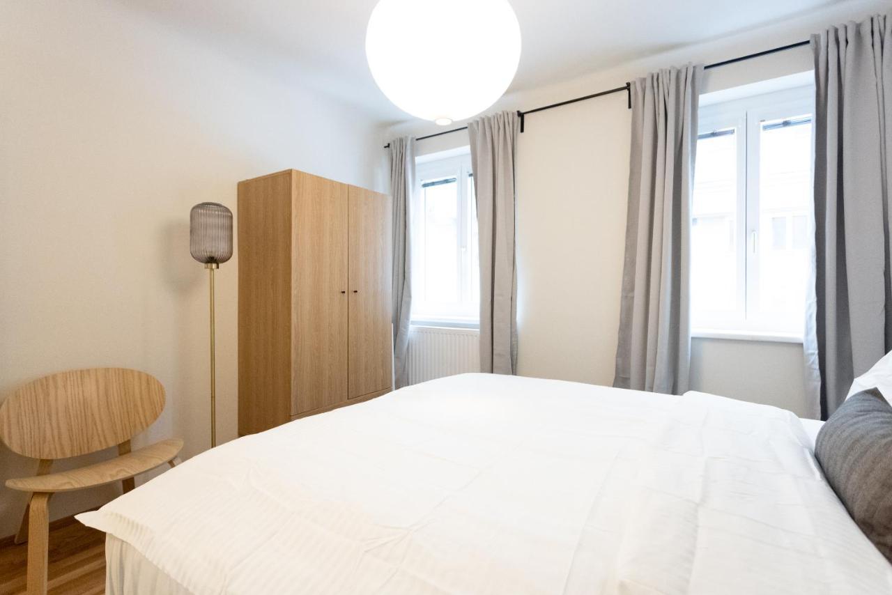 Chic 1-Bed Apt By Canal Walk To Historic Centre Wien Eksteriør billede