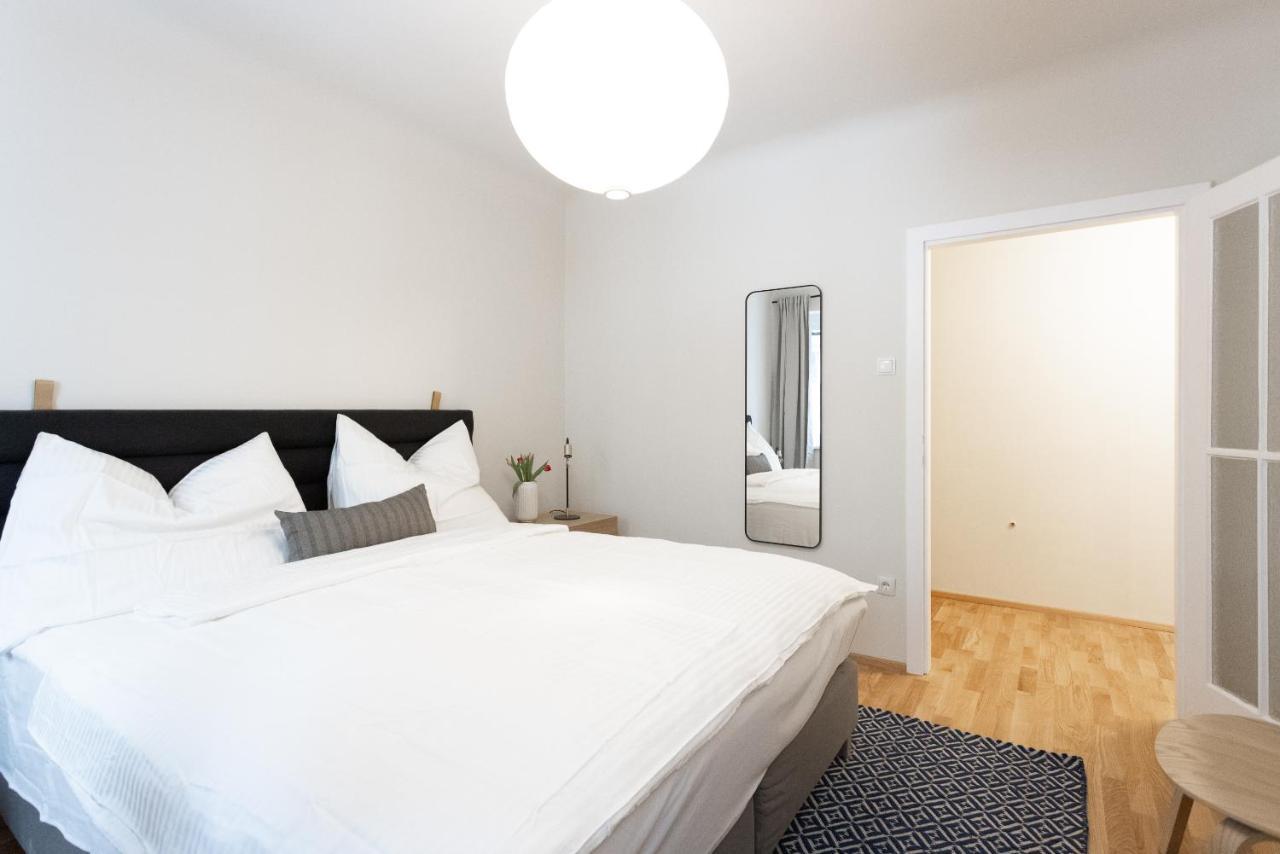 Chic 1-Bed Apt By Canal Walk To Historic Centre Wien Eksteriør billede