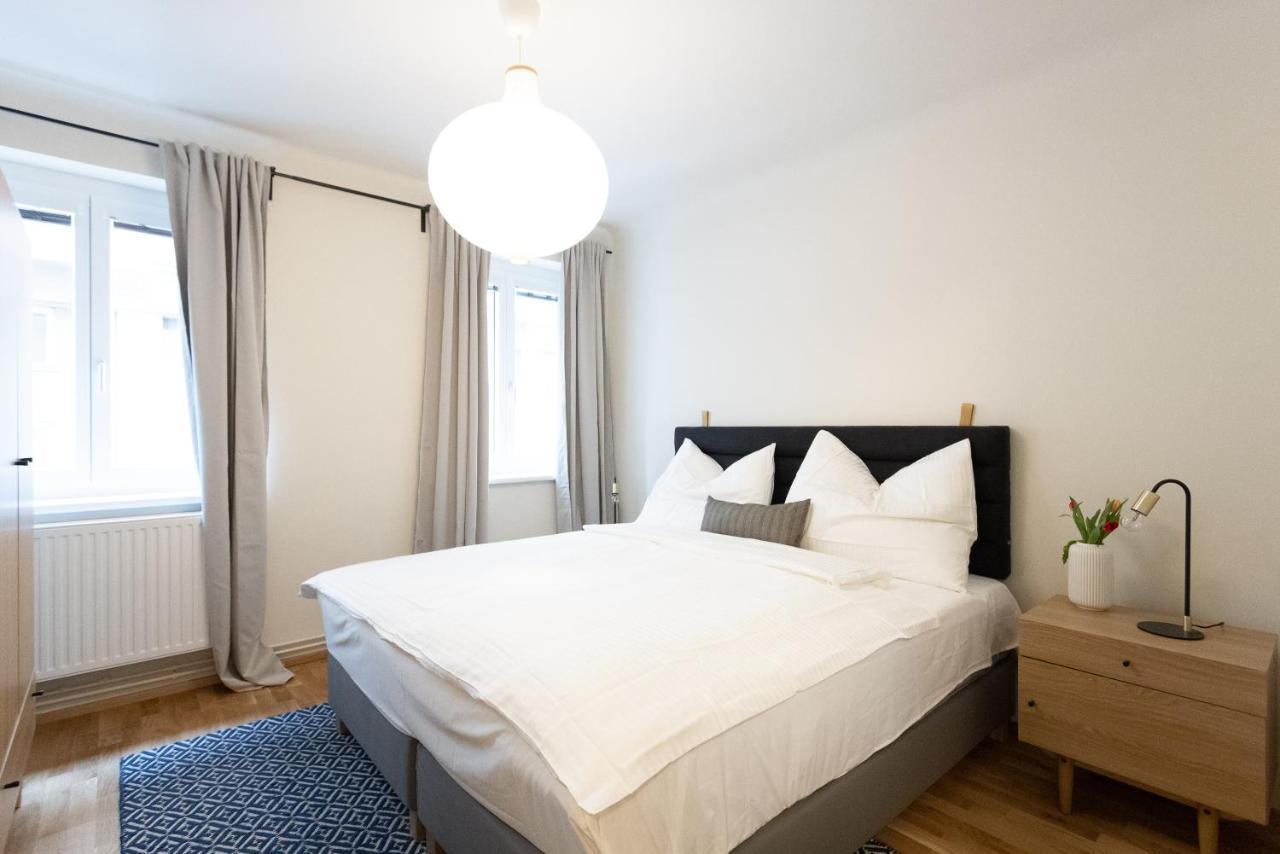 Chic 1-Bed Apt By Canal Walk To Historic Centre Wien Eksteriør billede