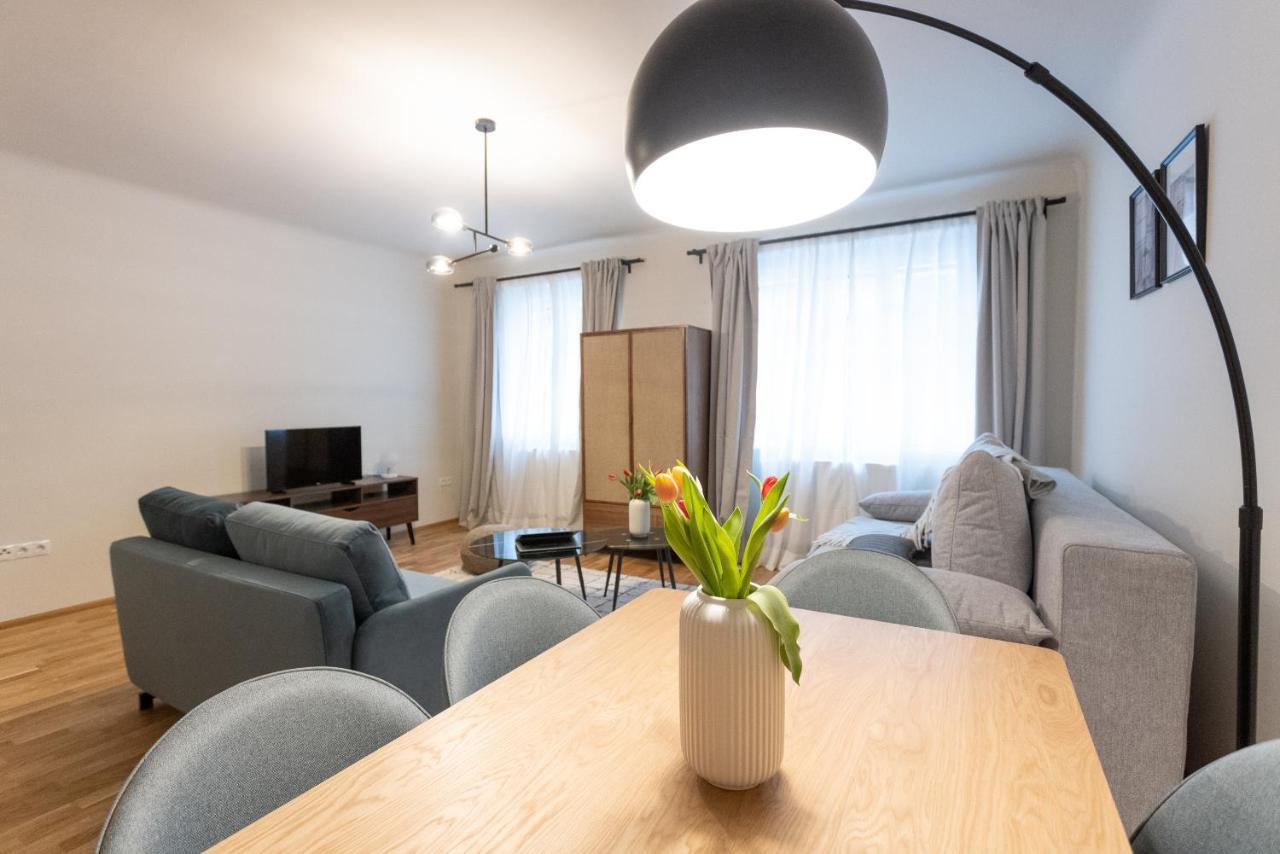 Chic 1-Bed Apt By Canal Walk To Historic Centre Wien Eksteriør billede