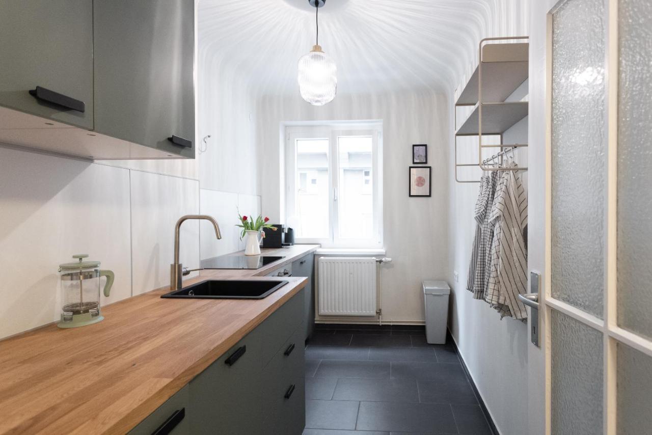 Chic 1-Bed Apt By Canal Walk To Historic Centre Wien Eksteriør billede