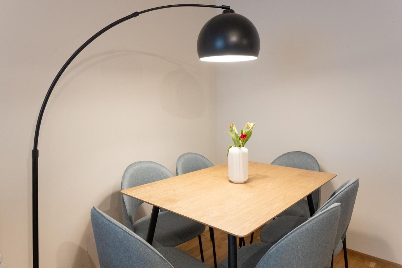 Chic 1-Bed Apt By Canal Walk To Historic Centre Wien Eksteriør billede