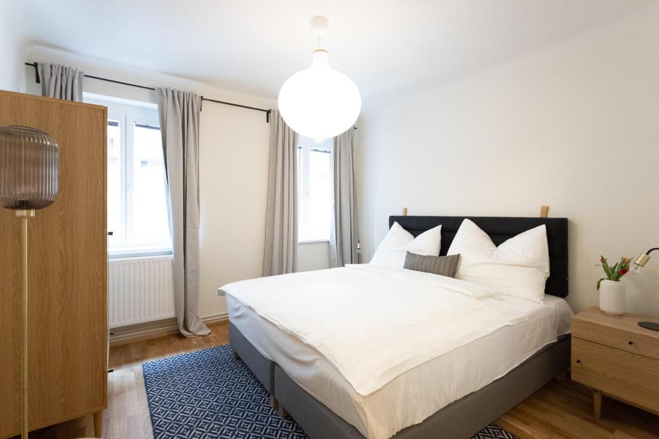 Chic 1-Bed Apt By Canal Walk To Historic Centre Wien Eksteriør billede