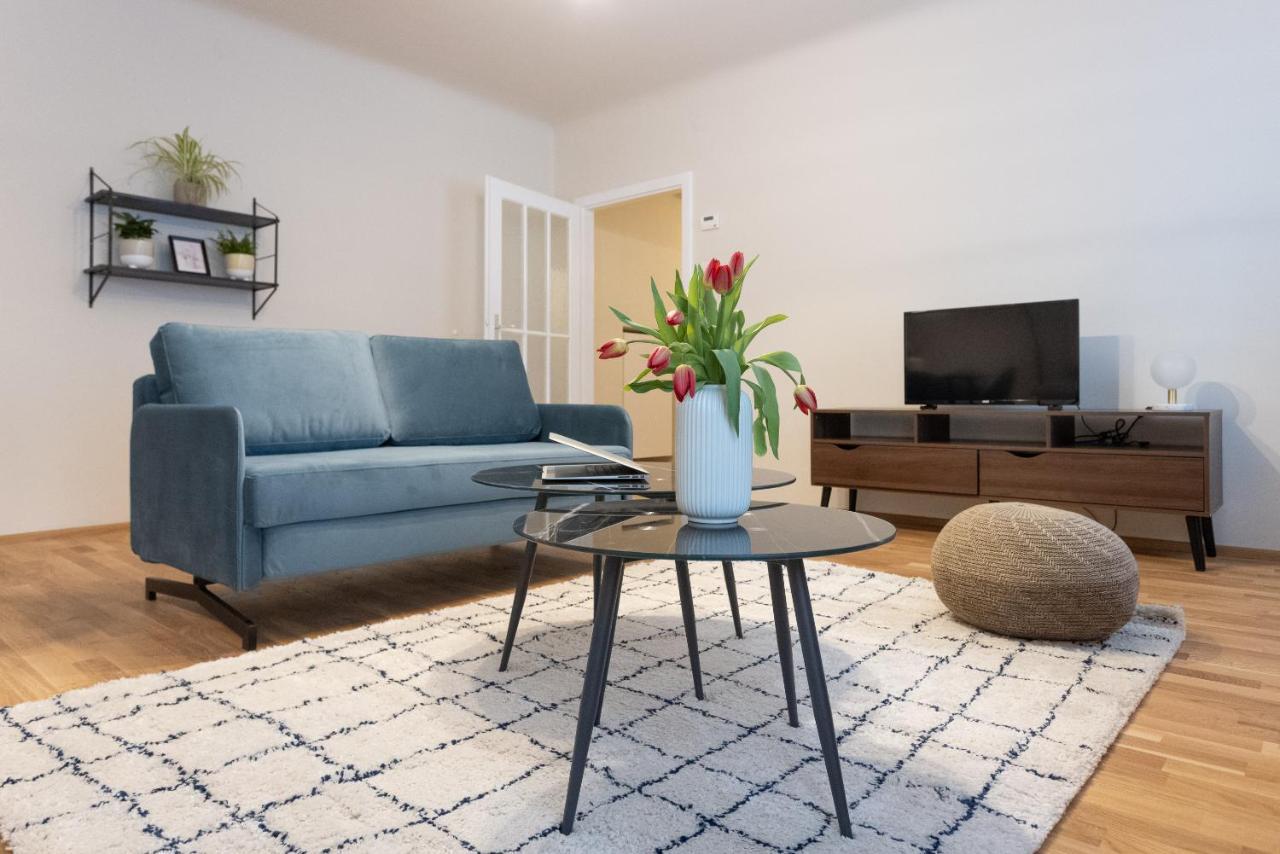Chic 1-Bed Apt By Canal Walk To Historic Centre Wien Eksteriør billede